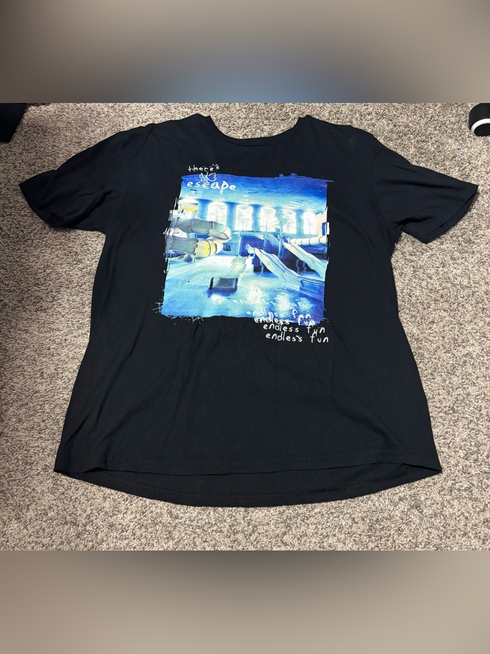 There’s no escape Hottopic shirt - Large - Like new